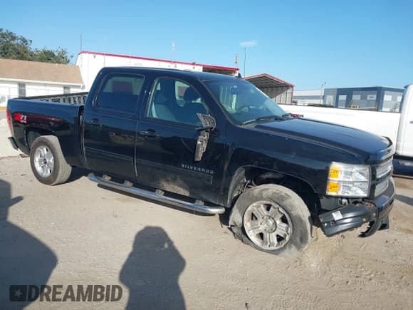 ✅ 2013 Chevrolet Silverado 1500 LT • VIN: 3GCPKSE77DG256616 • Lot: 43355281. Wystawiony na IAAI z przebiegiem 192 834 mil. Bezpłatny archiwum sprzedaży aukcyjnych z USA i szczegółowy raport historii pojazdu na DreamBid. Zdjęcie 1.