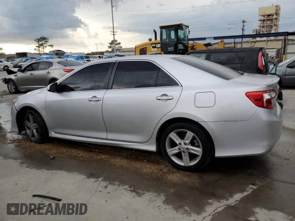 2013 Toyota Camry L с VIN 4T1BF1FK1DU266417, выставлен на аукционе Copart как лот 73972983 с пробегом Не указан миль и Списание • Salvage title. История ставок и продаж доступна на DreamBid. Изображение 2.