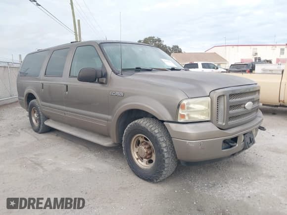 ✅ 2005 Ford Excursion Eddie Bauer • VIN: 1FMNU44L85EB52622 • Лот: 43825079. Опубликован ранее на IAAI с пробегом 226 490 миль. Бесплатный доступ к архиву аукционных продаж из США и подробный отчёт об истории автомобиля на DreamBid. Изображение 1.