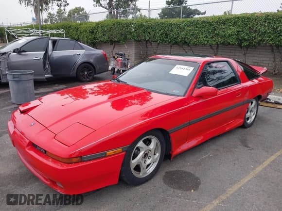 ✅ 1990 Toyota Supra • VIN: JT2MA71M3L0141506 • Lot: 42342303. Wystawiony na IAAI z przebiegiem 133 391 mil. Bezpłatny archiwum sprzedaży aukcyjnych z USA i szczegółowy raport historii pojazdu na DreamBid. Zdjęcie 2.