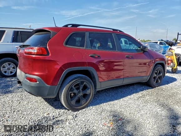 ✅ 2017 Jeep Cherokee Altitude • VIN: 1C4PJLAB3HW535801 • Лот: 93960245. Опубликован ранее на Copart с пробегом 152 118 миль. Бесплатный доступ к архиву аукционных продаж из США и подробный отчёт об истории автомобиля на DreamBid. Изображение 3.