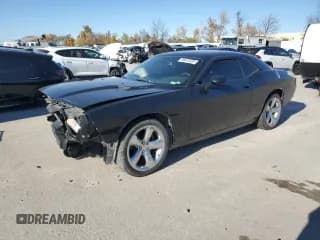 ✅ 2013 Dodge Challenger R/T Classic • VIN: 2C3CDYBT5DH652366 • Lot: 90878335. Wystawiony na Copart z przebiegiem 45 048 mil. Bezpłatny archiwum sprzedaży aukcyjnych z USA i szczegółowy raport historii pojazdu na DreamBid. Zdjęcie 1.