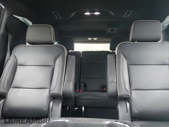 ✅ 2023 Chevrolet Suburban Premier • VIN: 1GNSKFKD1PR290543 • Lot: 55710384. Wystawiony na Copart z przebiegiem 48 431 mil. Bezpłatny archiwum sprzedaży aukcyjnych z USA i szczegółowy raport historii pojazdu na DreamBid. Zdjęcie 10.