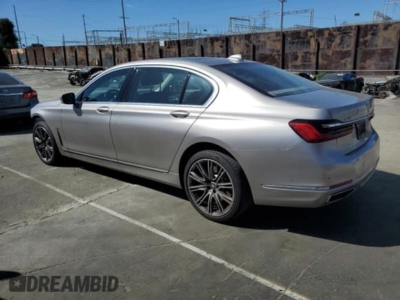 ✅ 2021 BMW 7 Series 740i xDrive • VIN: WBA7T4C01MCF12430 • Lot: 46249904. Listed on Copart with 20,679 mi. Free auction sales archive from the USA and detailed vehicle history report at DreamBid. Image 2.