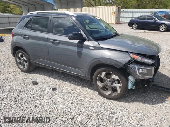 ✅ 2024 Hyundai Venue Limited • VIN: KMHRC8A39RU328167 • Lot: 51898845. Listed on Copart with 4,256 mi. Free auction sales archive from the USA and detailed vehicle history report at DreamBid. Image 4.