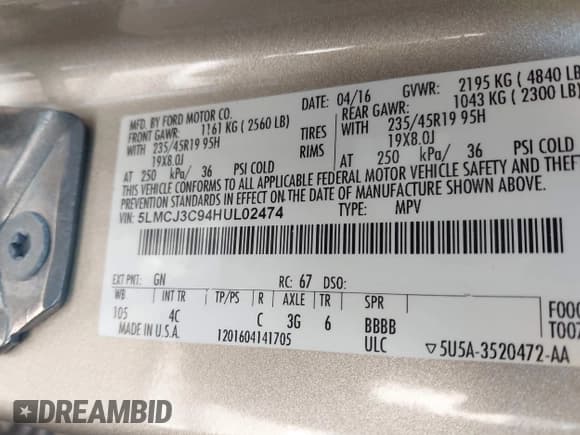 ✅ 2017 Lincoln MKC Reserve • VIN: 5LMCJ3C94HUL02474 • Lot: 43416290. Wystawiony na IAAI z przebiegiem 81 497 mil. Bezpłatny archiwum sprzedaży aukcyjnych z USA i szczegółowy raport historii pojazdu na DreamBid. Zdjęcie 9.