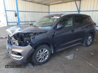 ✅ 2017 Hyundai Tucson SE • VIN: KM8J3CA46HU316467 • Лот: 82336925. Опубликован ранее на Copart с пробегом 103 717 миль. Бесплатный доступ к архиву аукционных продаж из США и подробный отчёт об истории автомобиля на DreamBid. Изображение 1.