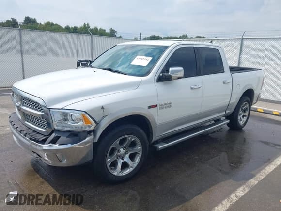 ✅ 2016 Ram 1500 Laramie • VIN: 1C6RR7NM6GS337733 • Лот: 43182554. Опубликован ранее на IAAI с пробегом 223 897 миль. Бесплатный доступ к архиву аукционных продаж из США и подробный отчёт об истории автомобиля на DreamBid. Изображение 19.