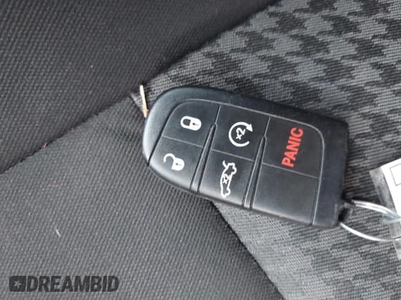 ✅ 2020 Dodge Challenger R/T Scat Pack Widebody • VIN: 2C3CDZFJ7LH239877 • Lot: 41623891. Wystawiony na IAAI z przebiegiem 40 370 mil. Bezpłatny archiwum sprzedaży aukcyjnych z USA i szczegółowy raport historii pojazdu na DreamBid. Zdjęcie 11.