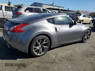 ✅ 2013 Nissan 370Z • VIN: JN1AZ4EH0DM380409 • Lot: 66869114. Wystawiony na Copart z przebiegiem Nie podano. Bezpłatny archiwum sprzedaży aukcyjnych z USA i szczegółowy raport historii pojazdu na DreamBid. Zdjęcie 3.