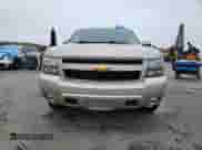 2014 Chevrolet Suburban LT z VIN 1GNSKJE77ER190744, wystawiony jako Copart lot #90239255 z przebiegiem Nie podano mil oraz Czysty tytuł • Clean title. Historia ofert i sprzedaży dostępna na DreamBid. Obrazek 5.