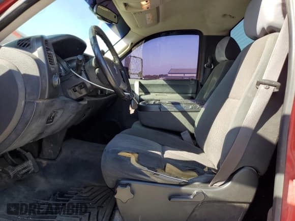 ✅ 2007 Chevrolet Silverado 2500HD 1LT • VIN: 1GCHK24K77E543931 • Lot: 84761255. Wystawiony na Copart z przebiegiem 232 308 mil. Bezpłatny archiwum sprzedaży aukcyjnych z USA i szczegółowy raport historii pojazdu na DreamBid. Zdjęcie 7.