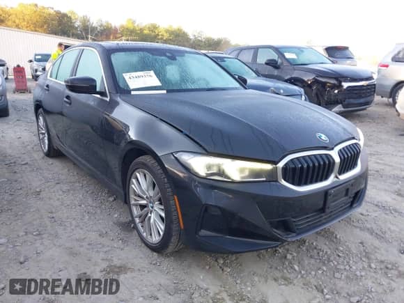 2024 BMW 3 Series 330i xDrive z VIN 3MW89FF02R8E13041, wystawiony jako IAAI lot #43489376 z przebiegiem 39 474 mil mil oraz . Historia ofert i sprzedaży dostępna na DreamBid. Obrazek 1.