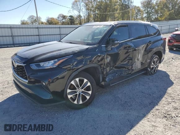✅ 2020 Toyota Highlander XLE • VIN: 5TDGZRAH2LS015694 • Lot: 92057195. Listed on Copart with 65,697 mi. Free auction sales archive from the USA and detailed vehicle history report at DreamBid. Image 1.