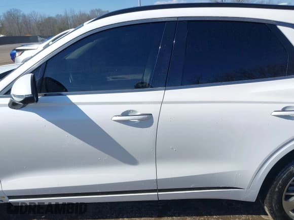 ✅ 2022 Genesis GV70 Sport • VIN: KMUMCDTC4NU039497 • Lot: 41668778. Wystawiony na IAAI z przebiegiem 31 545 mil. Bezpłatny archiwum sprzedaży aukcyjnych z USA i szczegółowy raport historii pojazdu na DreamBid. Zdjęcie 14.