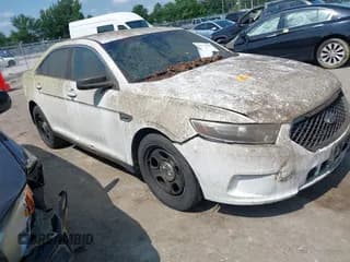 ✅ 2013 Ford Police Interceptor • VIN: 1FAHP2M80DG205024 • Lot: 42740282. Wystawiony na IAAI z przebiegiem 123 705 mil. Bezpłatny archiwum sprzedaży aukcyjnych z USA i szczegółowy raport historii pojazdu na DreamBid. Zdjęcie 1.