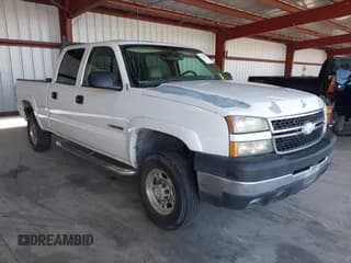 ✅ 2006 Chevrolet Silverado 2500HD LT2 • VIN: 1GCHC23U06F193311 • Лот: 43235792. Опубликован ранее на IAAI с пробегом 241 786 миль. Бесплатный доступ к архиву аукционных продаж из США и подробный отчёт об истории автомобиля на DreamBid. Изображение 1.