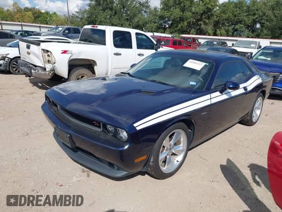 2014 Dodge Challenger R/T z VIN 2C3CDYBT3EH205309, wystawiony jako IAAI lot #43205323 z przebiegiem 112 137 mil mil oraz . Historia ofert i sprzedaży dostępna na DreamBid. Obrazek 17.