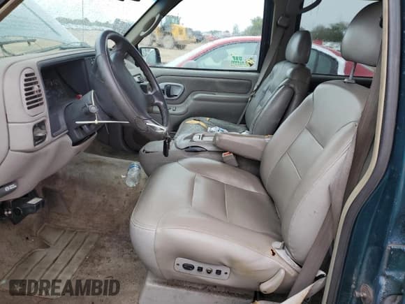 ✅ 1996 GMC Suburban • VIN: 1GKEC16R2TJ714191 • Лот: 74660264. Опубликован ранее на Copart с пробегом 186 801 миль. Бесплатный доступ к архиву аукционных продаж из США и подробный отчёт об истории автомобиля на DreamBid. Изображение 7.