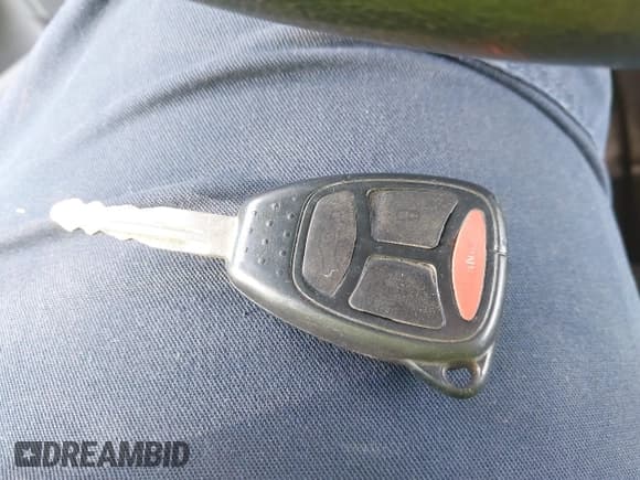 ✅ 2006 Jeep Commander • VIN: 1J8HH48KX6C367335 • Lot: 39776393. Listed on IAAI with 190,707 mi. Free auction sales archive from the USA and detailed vehicle history report at DreamBid. Image 11.