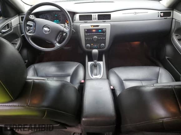 2007 Chevrolet Impala LTZ z VIN 2G1WU58R079187991, wystawiony jako Copart lot #81136015 z przebiegiem 105 927 mil mil oraz Czysty tytuł • Clean title. Historia ofert i sprzedaży dostępna na DreamBid. Obrazek 8.