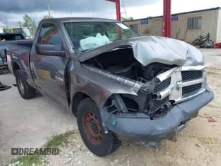 2010 Dodge 1500 ST z VIN 3D7JB1EK7AG143495, wystawiony jako IAAI lot #42736427 z przebiegiem 167 763 mil mil oraz . Historia ofert i sprzedaży dostępna na DreamBid. Obrazek 1.