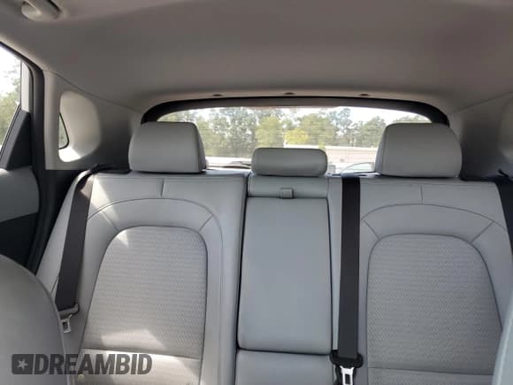 ✅ 2018 Hyundai Kona Limited • VIN: KM8K33A56JU078624 • Лот: 70628345. Опубликован ранее на Copart с пробегом 46 844 миль. Бесплатный доступ к архиву аукционных продаж из США и подробный отчёт об истории автомобиля на DreamBid. Изображение 10.