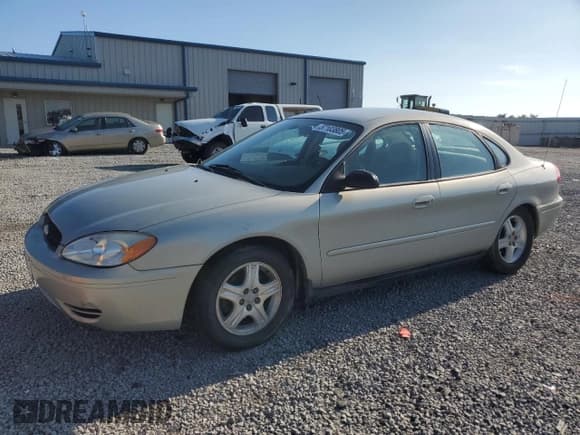 ✅ 2005 Ford Taurus SE • VIN: 1FAFP53UX5A255280 • Лот: 57103805. Опубликован ранее на Copart с пробегом 146 084 миль. Бесплатный доступ к архиву аукционных продаж из США и подробный отчёт об истории автомобиля на DreamBid. Изображение 1.
