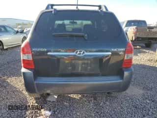 2008 Hyundai Tucson SE z VIN KM8JN12D58U799513, wystawiony jako Copart lot #79241864 z przebiegiem 172 077 mil mil oraz Szkoda całkowita • Salvage title. Historia ofert i sprzedaży dostępna na DreamBid. Obrazek 6.
