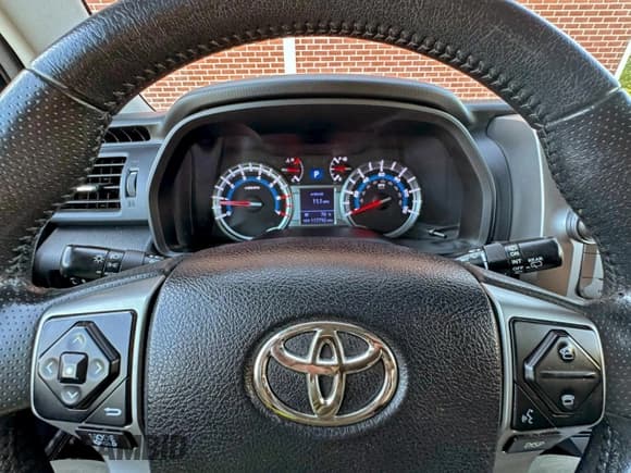 ✅ 2016 Toyota 4Runner SR5 • VIN: JTEZU5JR3G5147041 • Lot: 92763895. Wystawiony na Copart z przebiegiem 117 792 mil. Bezpłatny archiwum sprzedaży aukcyjnych z USA i szczegółowy raport historii pojazdu na DreamBid. Zdjęcie 8.