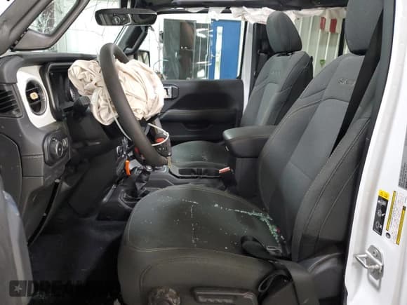 ✅ 2024 Jeep Wrangler Sahara • VIN: 1C4PJXEG8RW238831 • Lot: 57391085. Listed on Copart with 9,531 mi. Free auction sales archive from the USA and detailed vehicle history report at DreamBid. Image 7.