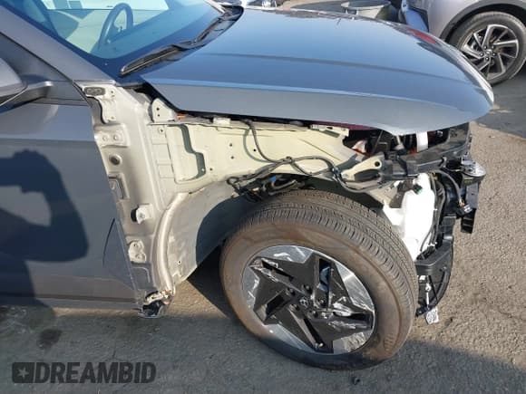 ✅ 2024 Hyundai Kona SEL • VIN: KM8HC3A61RU014490 • Lot: 41022202. Listed on IAAI with 5,768 mi. Free auction sales archive from the USA and detailed vehicle history report at DreamBid. Image 20.