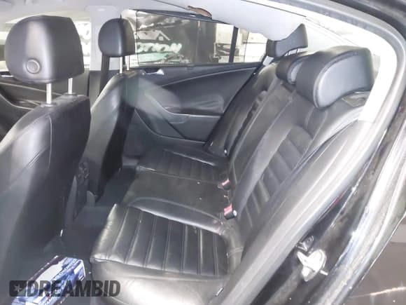 ✅ 2006 Volkswagen Passat VR6 • VIN: WVWCU93C56P087955 • Lot: 43648781. Listed on IAAI with 173,275 mi. Free auction sales archive from the USA and detailed vehicle history report at DreamBid. Image 8.