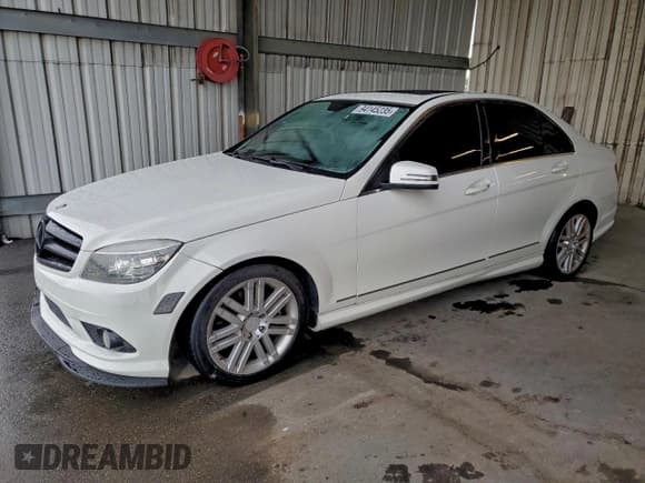 ✅ 2010 Mercedes-Benz C 300 Sport • VIN: WDDGF5EB9AR113890 • Лот: 94145235. Опубликован ранее на Copart с пробегом 126 681 миль. Бесплатный доступ к архиву аукционных продаж из США и подробный отчёт об истории автомобиля на DreamBid. Изображение 1.