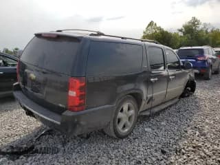 ✅ 2011 Chevrolet Suburban LTZ • VIN: 1GNSKKE39BR298362 • Lot: 68822294. Wystawiony na Copart z przebiegiem 122 474 mil. Bezpłatny archiwum sprzedaży aukcyjnych z USA i szczegółowy raport historii pojazdu na DreamBid. Zdjęcie 3.