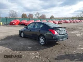 ✅ 2018 Nissan Versa SV • VIN: 3N1CN7AP0JL836823 • Lot: 43664581. Wystawiony na IAAI z przebiegiem 122 635 mil. Bezpłatny archiwum sprzedaży aukcyjnych z USA i szczegółowy raport historii pojazdu na DreamBid. Zdjęcie 3.