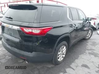 ✅ 2019 Chevrolet Traverse LS • VIN: 1GNERFKW2KJ300210 • Lot: 43309517. Wystawiony na IAAI z przebiegiem 59 179 mil. Bezpłatny archiwum sprzedaży aukcyjnych z USA i szczegółowy raport historii pojazdu na DreamBid. Zdjęcie 4.
