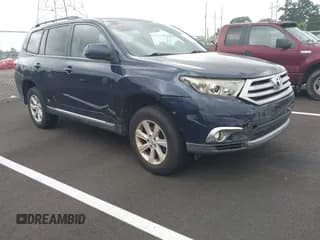 ✅ 2011 Toyota Highlander • VIN: 5TDZK3EH1BS042923 • Лот: 42284239. Опубликован ранее на IAAI с пробегом 165 827 миль. Бесплатный доступ к архиву аукционных продаж из США и подробный отчёт об истории автомобиля на DreamBid. Изображение 1.
