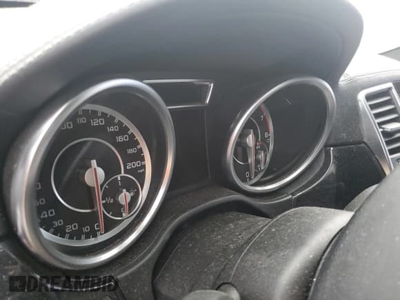 ✅ 2014 Mercedes-Benz M 63 AMG • VIN: 4JGDA7EB6EA268548 • Lot: 74288914. Wystawiony na Copart z przebiegiem Nie podano. Bezpłatny archiwum sprzedaży aukcyjnych z USA i szczegółowy raport historii pojazdu na DreamBid. Zdjęcie 9.