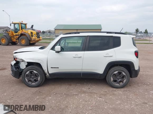 ✅ 2015 Jeep Renegade Latitude • VIN: ZACCJBBH7FPB52126 • Lot: 42505097. Listed on IAAI with 96,301 mi. Free auction sales archive from the USA and detailed vehicle history report at DreamBid. Image 14.