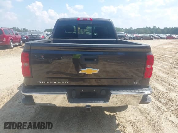 ✅ 2015 Chevrolet Silverado 1500 LT • VIN: 3GCUKREC6FG526267 • Lot: 43232003. Wystawiony na IAAI z przebiegiem 144 796 mil. Bezpłatny archiwum sprzedaży aukcyjnych z USA i szczegółowy raport historii pojazdu na DreamBid. Zdjęcie 16.