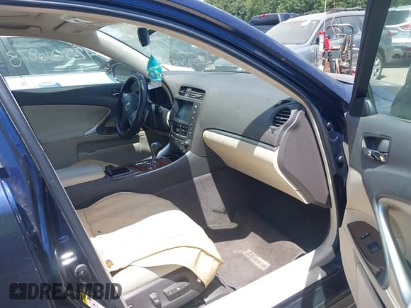 ✅ 2011 Lexus IS 250 • VIN: JTHCF5C20B5049547 • Lot: 42506878. Listed on IAAI with 175,754 mi. Free auction sales archive from the USA and detailed vehicle history report at DreamBid. Image 5.