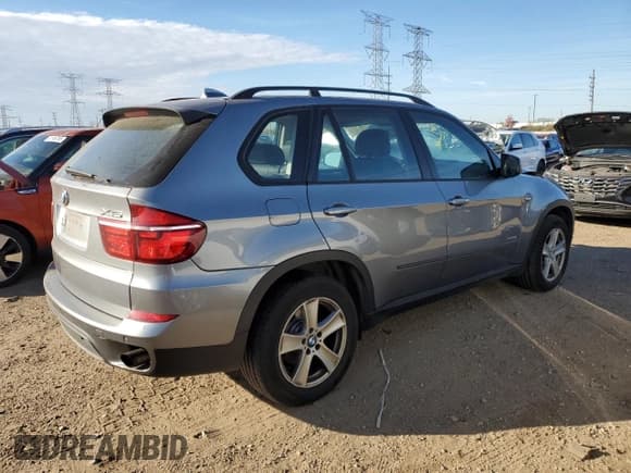 ✅ 2013 BMW X5 xDrive35i • VIN: 5UXZV4C54D0G54403 • Лот: 91378595. Опубликован ранее на Copart с пробегом 91 154 миль. Бесплатный доступ к архиву аукционных продаж из США и подробный отчёт об истории автомобиля на DreamBid. Изображение 3.
