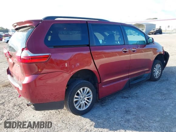 ✅ 2016 Toyota Sienna XLE • VIN: 5TDYK3DC8GS701072 • Lot: 41154795. Listed on IAAI with 52,600 mi. Free auction sales archive from the USA and detailed vehicle history report at DreamBid. Image 4.