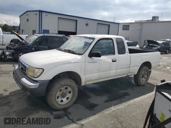 ✅ 1999 Toyota Tacoma • VIN: 4TAWN72N3XZ528677 • Lot: 86716325. Listed on Copart with 196,887 mi. Free auction sales archive from the USA and detailed vehicle history report at DreamBid. Image 1.