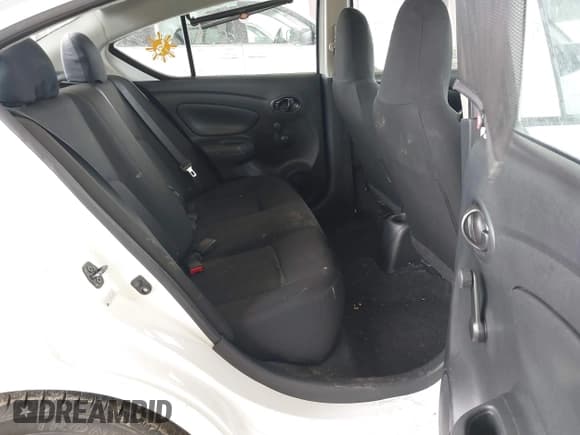 ✅ 2016 Nissan Versa SL • VIN: 3N1CN7AP0GL864758 • Lot: 41856341. Wystawiony na IAAI z przebiegiem 77 431 mil. Bezpłatny archiwum sprzedaży aukcyjnych z USA i szczegółowy raport historii pojazdu na DreamBid. Zdjęcie 8.