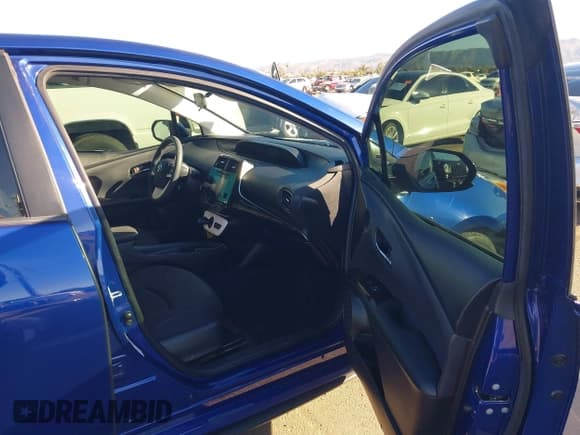 ✅ 2017 Toyota Prius Two • VIN: JTDKBRFU5H3053319 • Lot: 43868989. Listed on IAAI with 111,128 mi. Free auction sales archive from the USA and detailed vehicle history report at DreamBid. Image 5.