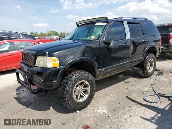 ✅ 2003 Ford Explorer Limited • VIN: 1FMZU75W83ZB44697 • Lot: 51211924. Wystawiony na Copart z przebiegiem 233 014 mil. Bezpłatny archiwum sprzedaży aukcyjnych z USA i szczegółowy raport historii pojazdu na DreamBid. Zdjęcie 1.