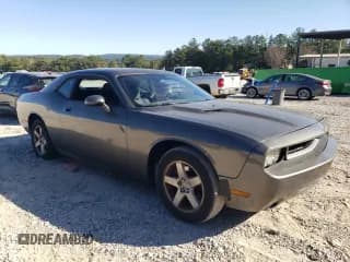 ✅ 2010 Dodge Challenger SE • VIN: 2B3CJ4DV1AH136854 • Lot: 76567644. Wystawiony na Copart z przebiegiem 215 303 mil. Bezpłatny archiwum sprzedaży aukcyjnych z USA i szczegółowy raport historii pojazdu na DreamBid. Zdjęcie 4.