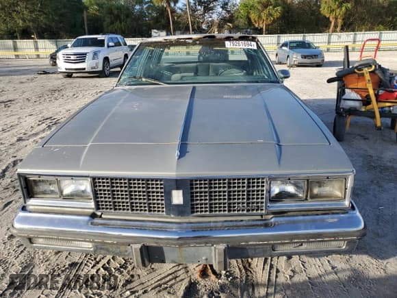 ✅ 1984 Oldsmobile Cutlass • VIN: 1G3AM69Y2ER401167 • Lot: 79261694. Wystawiony na Copart z przebiegiem 439 490 mil. Bezpłatny archiwum sprzedaży aukcyjnych z USA i szczegółowy raport historii pojazdu na DreamBid. Zdjęcie 5.